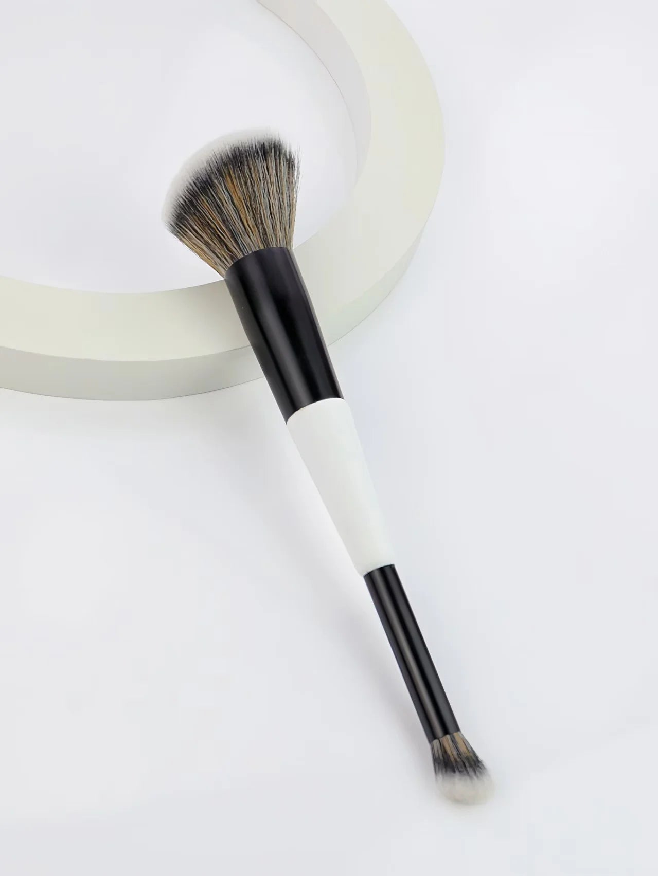 4 Double-Headed Makeup Brushes, Multi-Functional Makeup Brush, Blush Brush, Foundation Brush, Loose Powder Brush, Highlight Brush, Nose Shadow Brush, Concealer Brush, Blush Brush, Gift for Ladies and Girls Viralgem Store