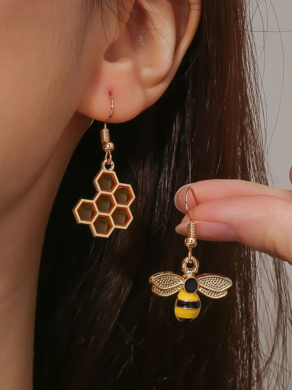 2 Pieces Insect Yellow Bee Earrings Women Simple Fashion Casual Pendant Bee Earrings Viralgem Store