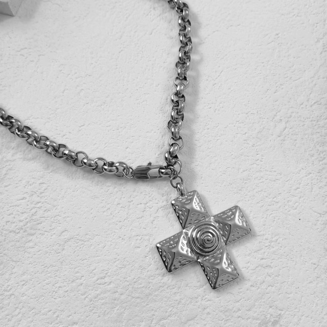 Titanium Steel Clavicle Chain 18K Gold Plated Cross Viralgem Store