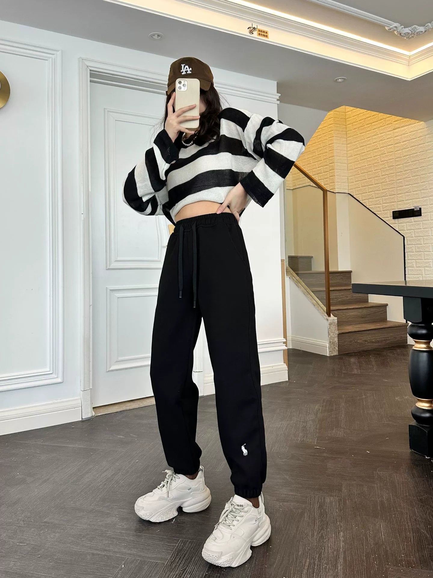 Spring & Fall New War Horse Embroider Cotton Drawstring Slimming Tappered Skinny Jeans Athleisure Women's White Lantern Pants Length High Waist Black Bathroom