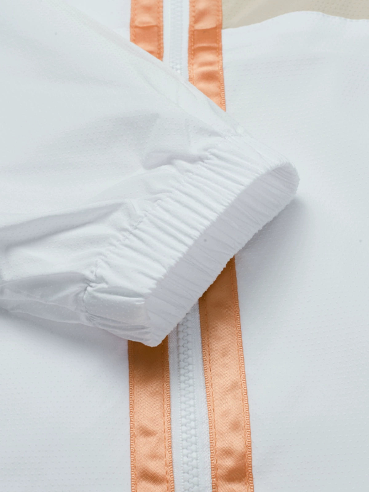 361 Degrees Women's Sports Thin Coat Windproof New 2024 Autumn Fashion Trend Multicolor Hooded Casual Wind Coat Only