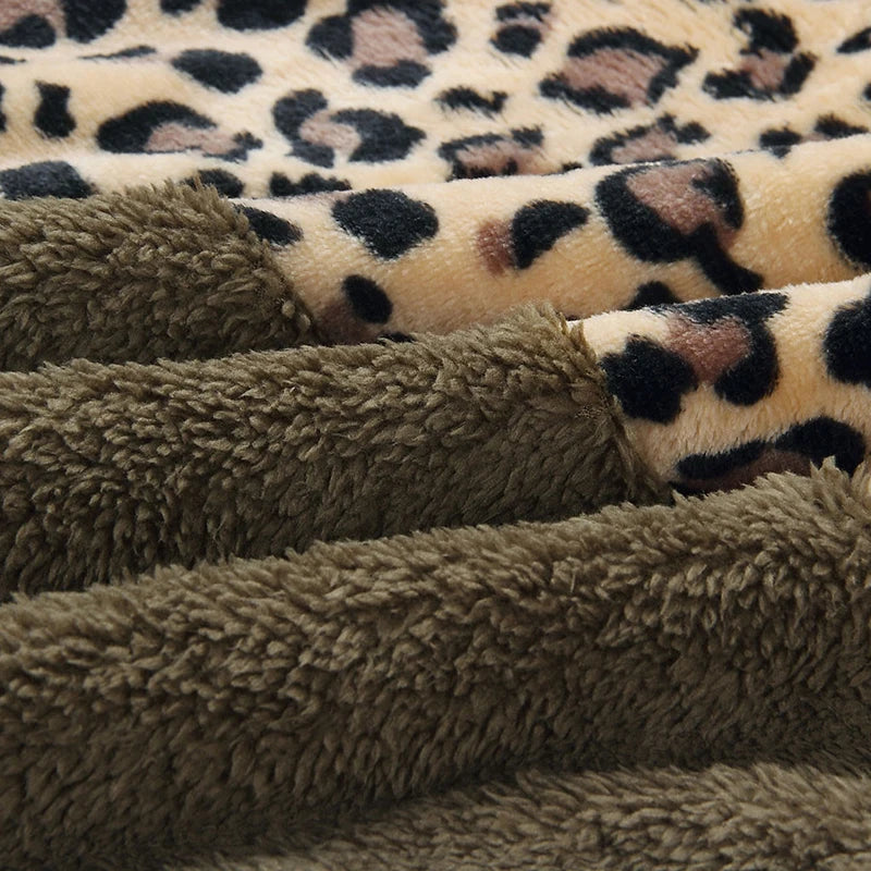 Women's Sweatshirt Autumn Winter American Style Leopard Montage Pocket Zipper Lint Thermal Hooded Sweatshirt