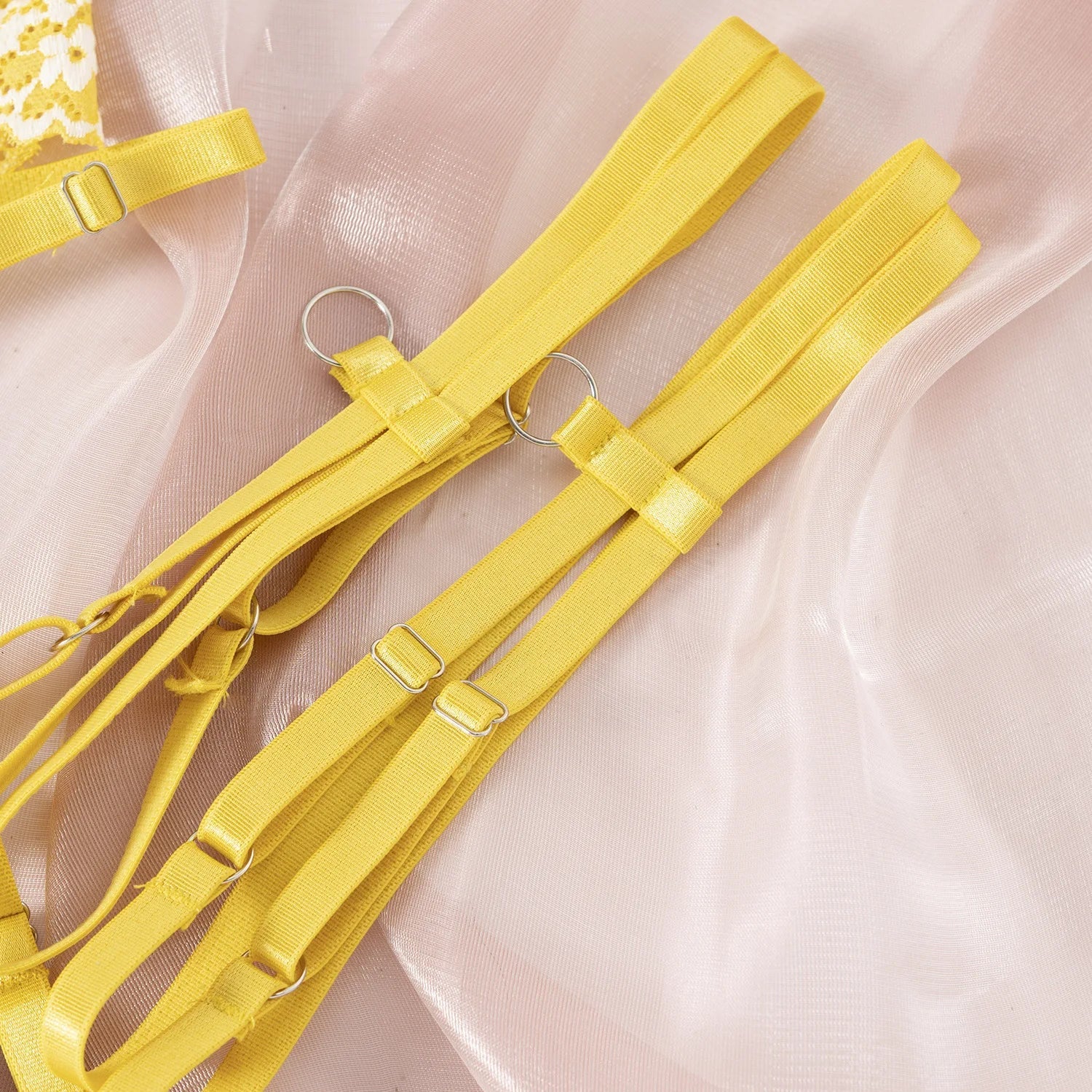 Toucheart Sexy Bra Set Contrast Color Lace Hollow Breathable Garter Hot Erotic Sexy Costumes Underwear Seamless Bra Thong Suit Viralgem Store