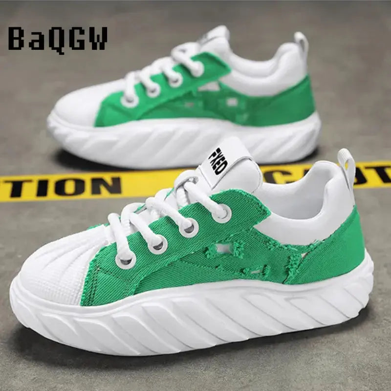 2023 Fashion Breathable Mens Thick Bottom Skate Shoes Outdoor Student Sneakers Sport Running Heighten Trend Comfortable Designer