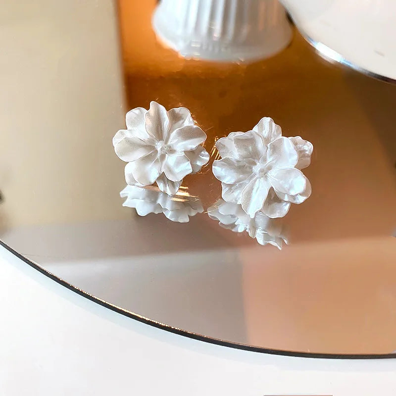Acrylic White Camellia Flowers Stud Earrings for Women Fashion Temperament Fairycore Earring Party Wedding Jewelry Wholesale Viralgem Store