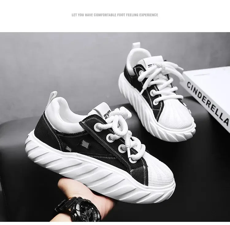 2023 Fashion Breathable Mens Thick Bottom Skate Shoes Outdoor Student Sneakers Sport Running Heighten Trend Comfortable Designer