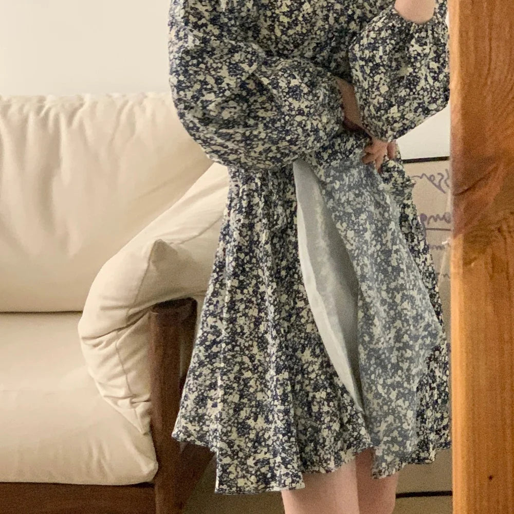 South korea Chic Autumn Retro Temperament V-neck Full Screen Floral Waist Hugging Slimming Long sleeve Small Dress Women