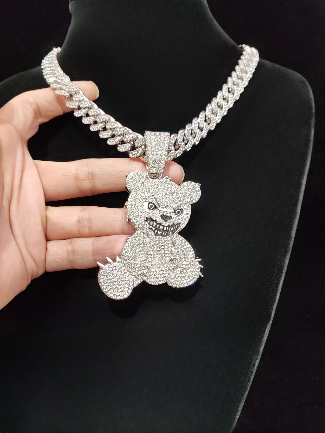 2024 New Arrived Hip Hop Bear Shape Pendant Necklace Men Women Chain Iced Out Bling Bling Necklaces HipHop Jewelry Fashion Gift