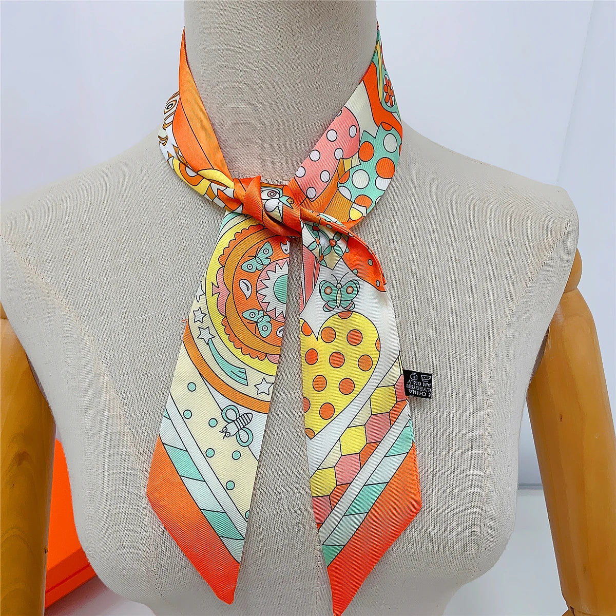 2024 Brand New Design Owl Scarf Women Luxury Silk Scarf Fashion Hair Headband Foulard Skinny Bag Scarves Neckerchief For Ladies