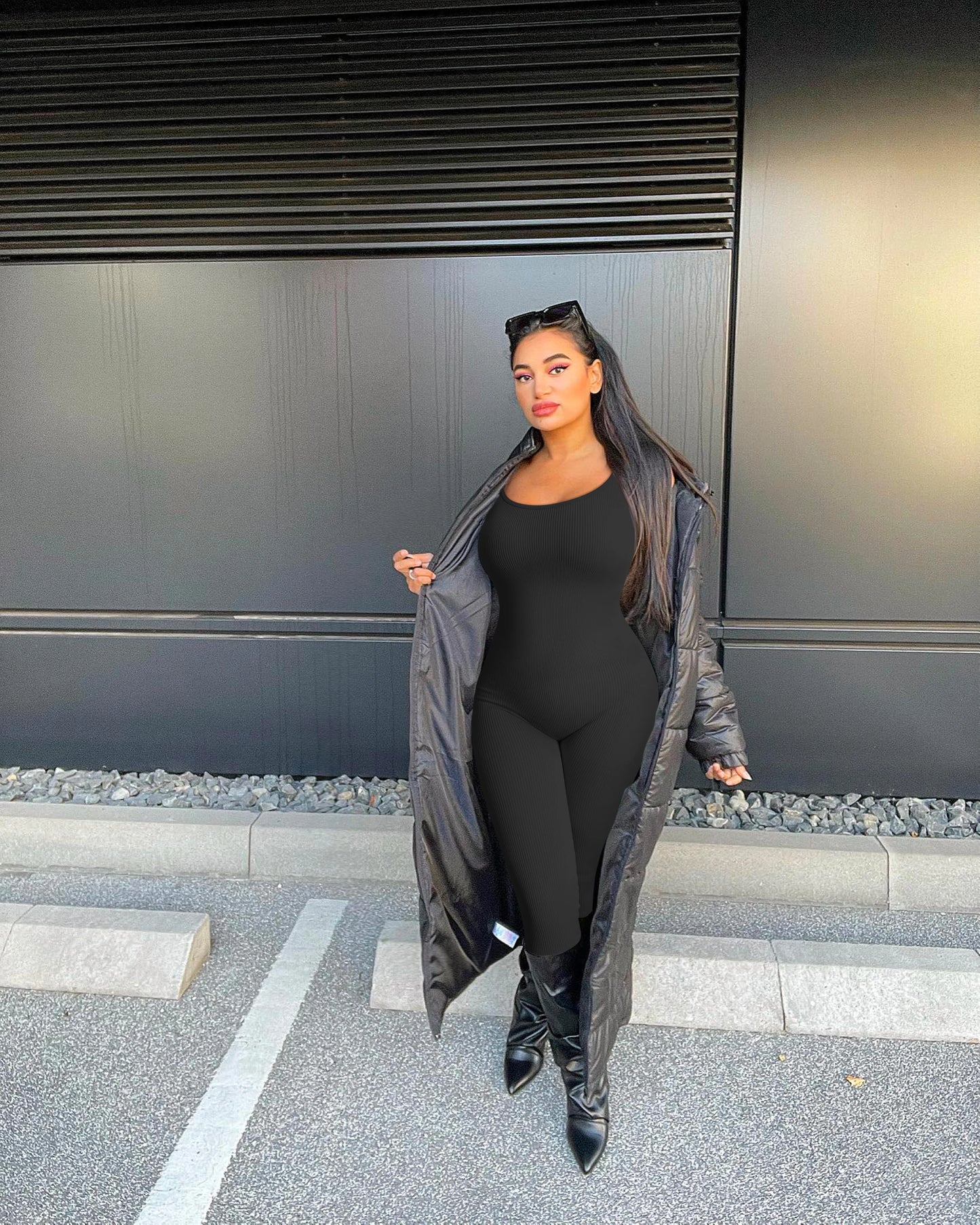 2024 New Fashion Solid Color Slim-fit Sexy Hip Lifting Bodysuit Sports Yoga Seamless Women's Jumpsuit Set