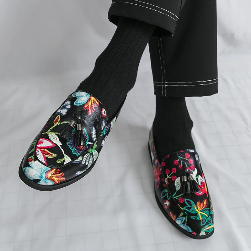 Street Style Male Loafers Pointed Casual Moccasins for Men Fringed Slip-on Men's Shoes Bean Boat Shoes New Fashion Driving Flats Viralgem Store