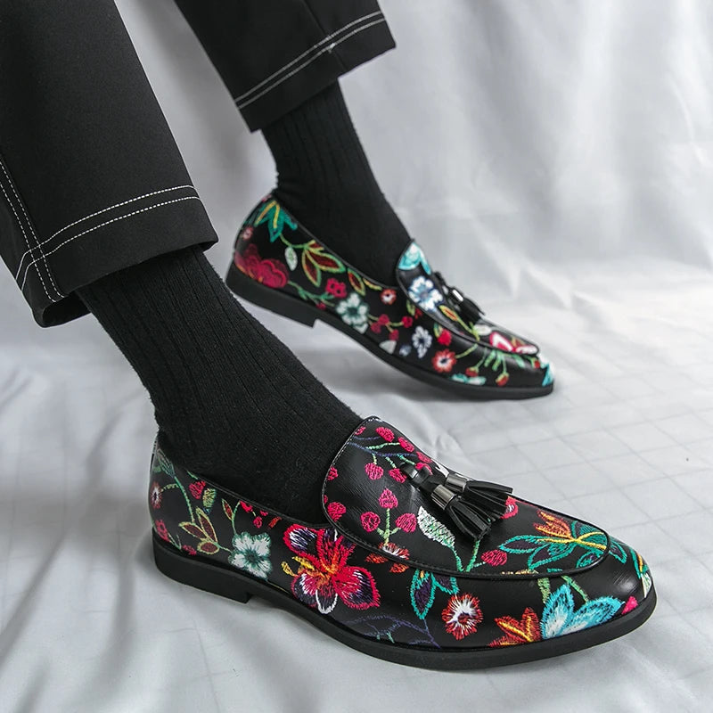 Street Style Male Loafers Pointed Casual Moccasins for Men Fringed Slip-on Men's Shoes Bean Boat Shoes New Fashion Driving Flats Viralgem Store