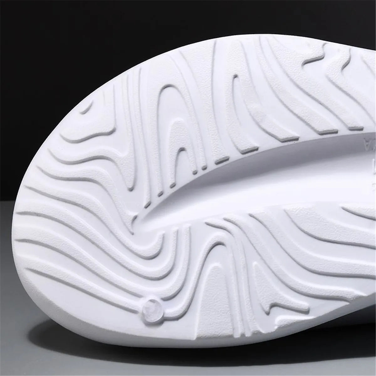 Summer Women Men Super Soft Super Fire Non-slip New Beach Slippers Wear-resistant Trendy Fashion All-match Comfort Summer Main