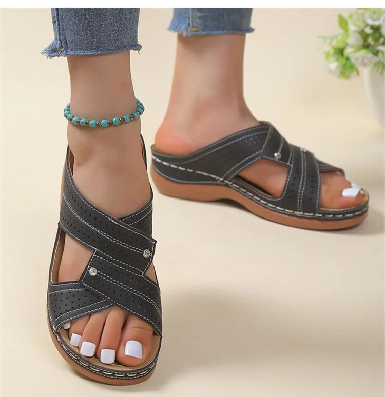 Women Sandals 2023 Soft Bottom Summer Shoes For Women Luxury Sandals Summer Footwear Female Indoor Outdoor Slippers Low Heels