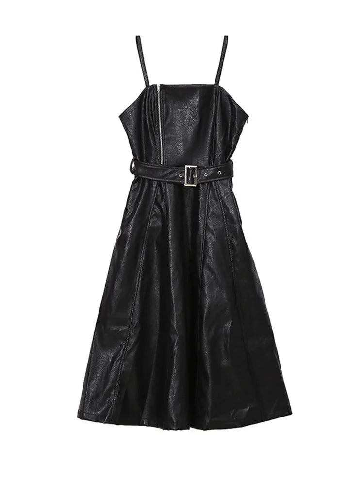 [EAM] Women Black Pu Leather Long Spaghetti Strap Dress New V-Neck Sleeveless Loose Fit Fashion Tide Spring Autumn 2024 JD03201