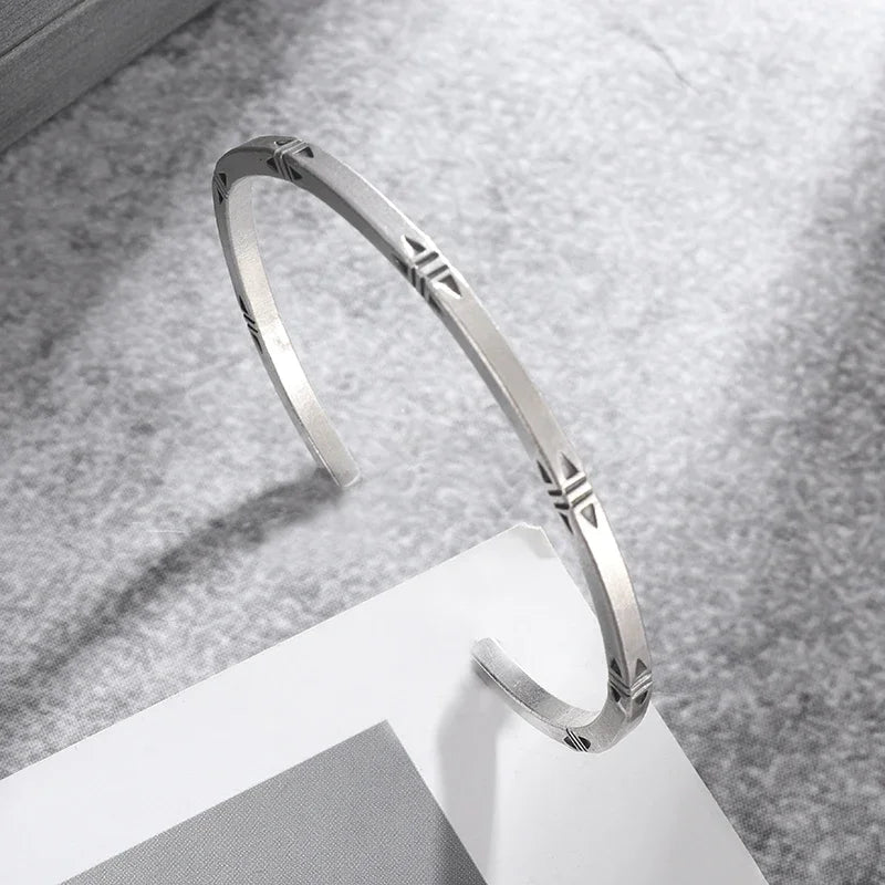 Stylish Geometric Oval Pattern Personalized Men's Open Bracelet Fashion Retro Wide Hand Jewelry Party Gift