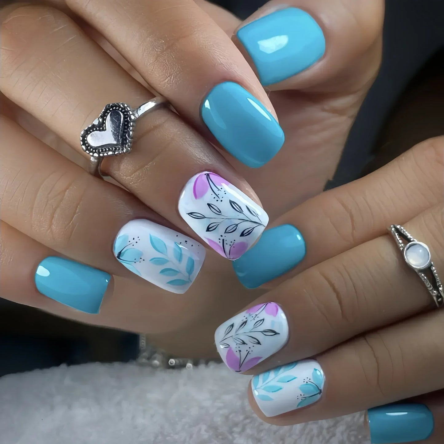 24pcs Short Square Press on Nails Jade Flower Sparkling Powder Designs Fake Nails with Glue Green Gradient Full Cover Nail Tips