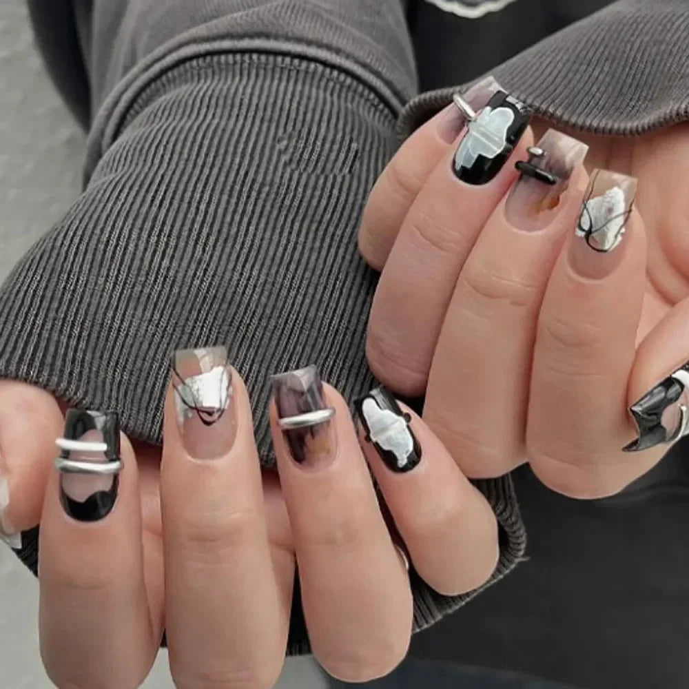 24Pcs Short Square Sweet Cool False Nails Black Flower Wearable French Nails Press on Detachable Autumn Winter Acrylic Nail Tips Viralgem Store