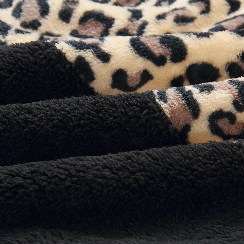 Women's Sweatshirt Autumn Winter American Style Leopard Montage Pocket Zipper Lint Thermal Hooded Sweatshirt