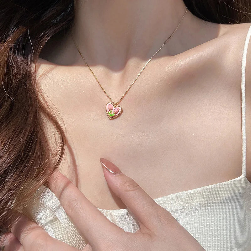 2023 New Fashion Trend Unique Design Elegant Delicate Pink Love Zircon Clavicle Necklace Women Jewelry Party Gift Wholesale