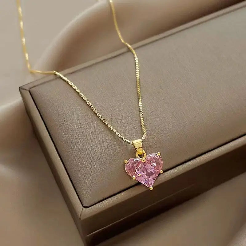 2023 New Fashion Trend Unique Design Elegant Delicate Pink Love Zircon Clavicle Necklace Women Jewelry Party Gift Wholesale