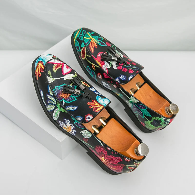 Street Style Male Loafers Pointed Casual Moccasins for Men Fringed Slip-on Men's Shoes Bean Boat Shoes New Fashion Driving Flats Viralgem Store