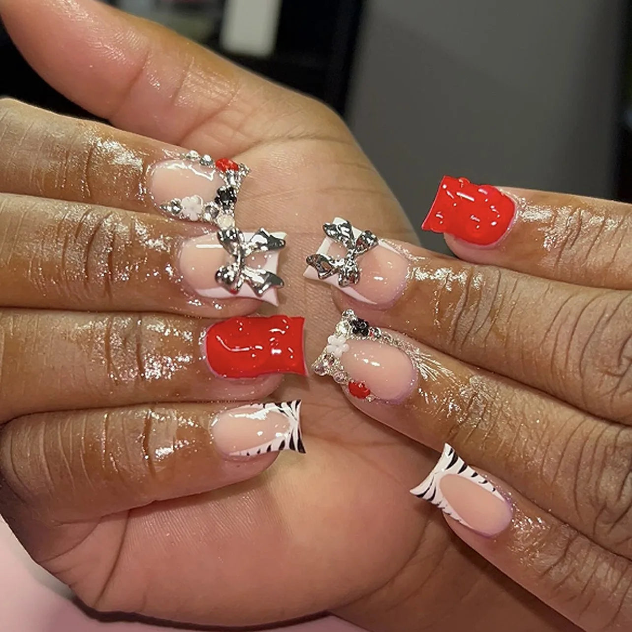 24pcs Short Duck Shaped False Nails Y2k Punk Style Rose Pink Black French Tips Press On Nail Diamond Star Flower Decor Fake Nail