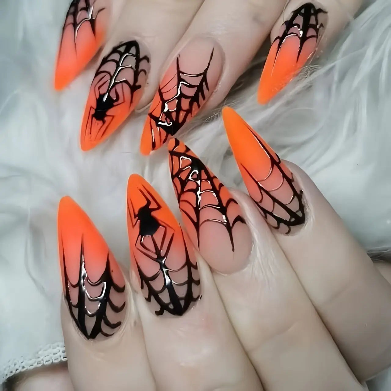 24pcs Sliver Spider Design Fake Nail Halloween Gothic Punk False Nail Tips Wearable European Heavy Metal Almond Press on Nails
