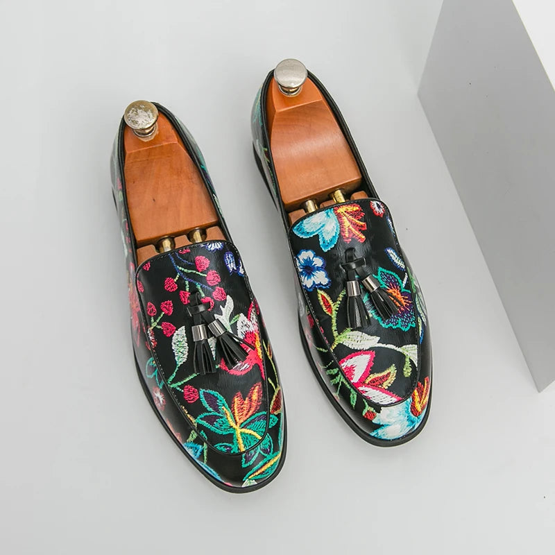 Street Style Male Loafers Pointed Casual Moccasins for Men Fringed Slip-on Men's Shoes Bean Boat Shoes New Fashion Driving Flats Viralgem Store