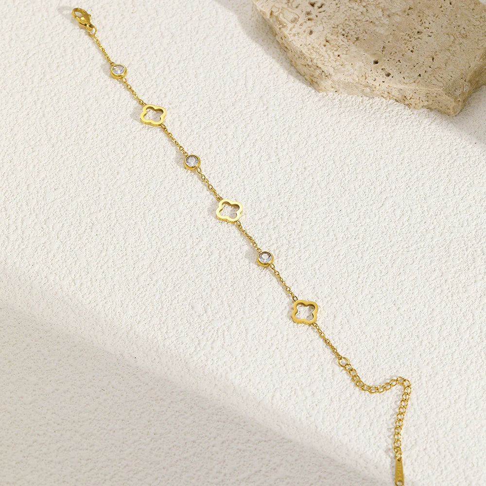 Stainless Steel Lucky Hollow Clover Crystal Zirconia Bracelet Simple And Generous Design Wrist Jewelry For Women's Daily Wear