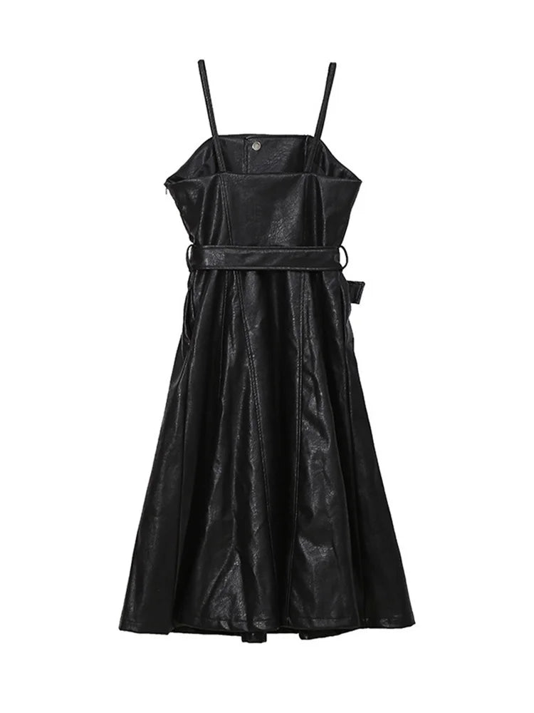 [EAM] Women Black Pu Leather Long Spaghetti Strap Dress New V-Neck Sleeveless Loose Fit Fashion Tide Spring Autumn 2024 JD03201