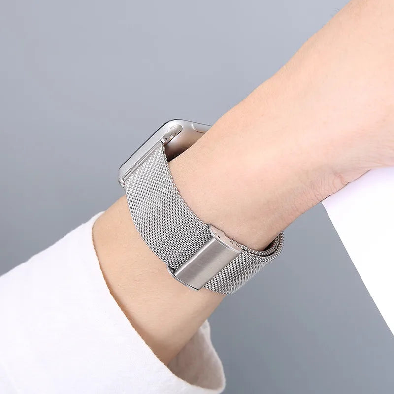 Sports Metal Strap for Apple Watch 8 7 6 5 4 SE 3 2 1 Fashion Stainless Steel Watchband for Apple Watch Band 44mm 42mm 40mm 38mm