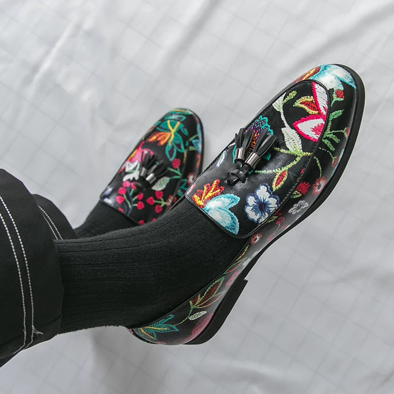 Street Style Male Loafers Pointed Casual Moccasins for Men Fringed Slip-on Men's Shoes Bean Boat Shoes New Fashion Driving Flats Viralgem Store