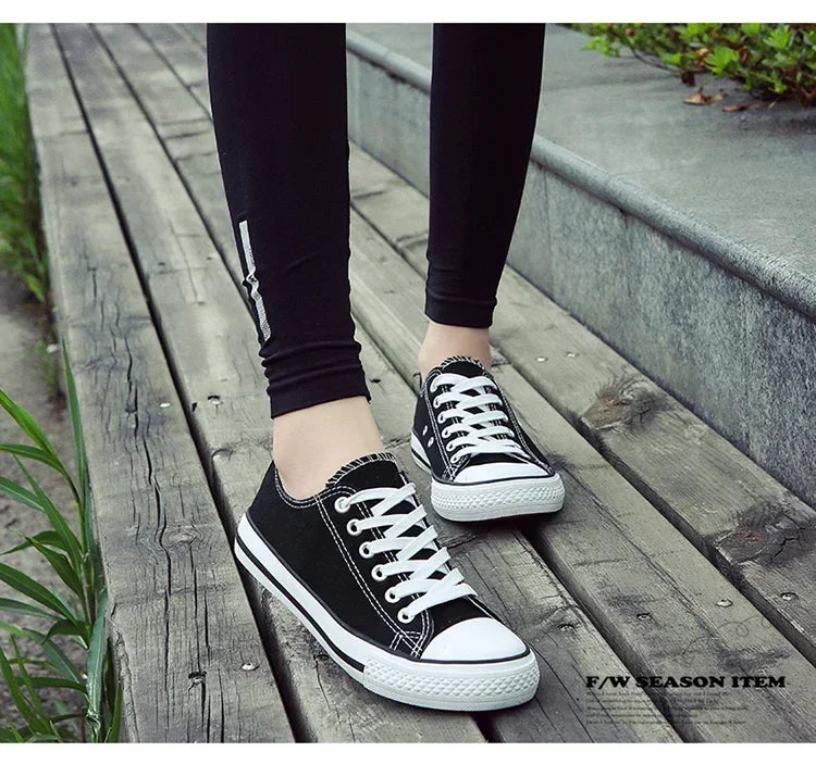 Student Running Solid ShoesWomen Vulcanized Ladies Lace-up Casual Breathable Walking Canvas Sneakers Spring Summer New Style Men