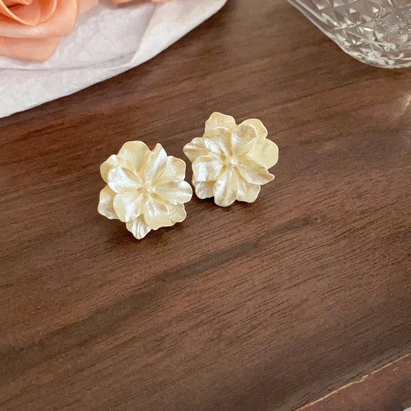 Acrylic White Camellia Flowers Stud Earrings for Women Fashion Temperament Fairycore Earring Party Wedding Jewelry Wholesale Viralgem Store