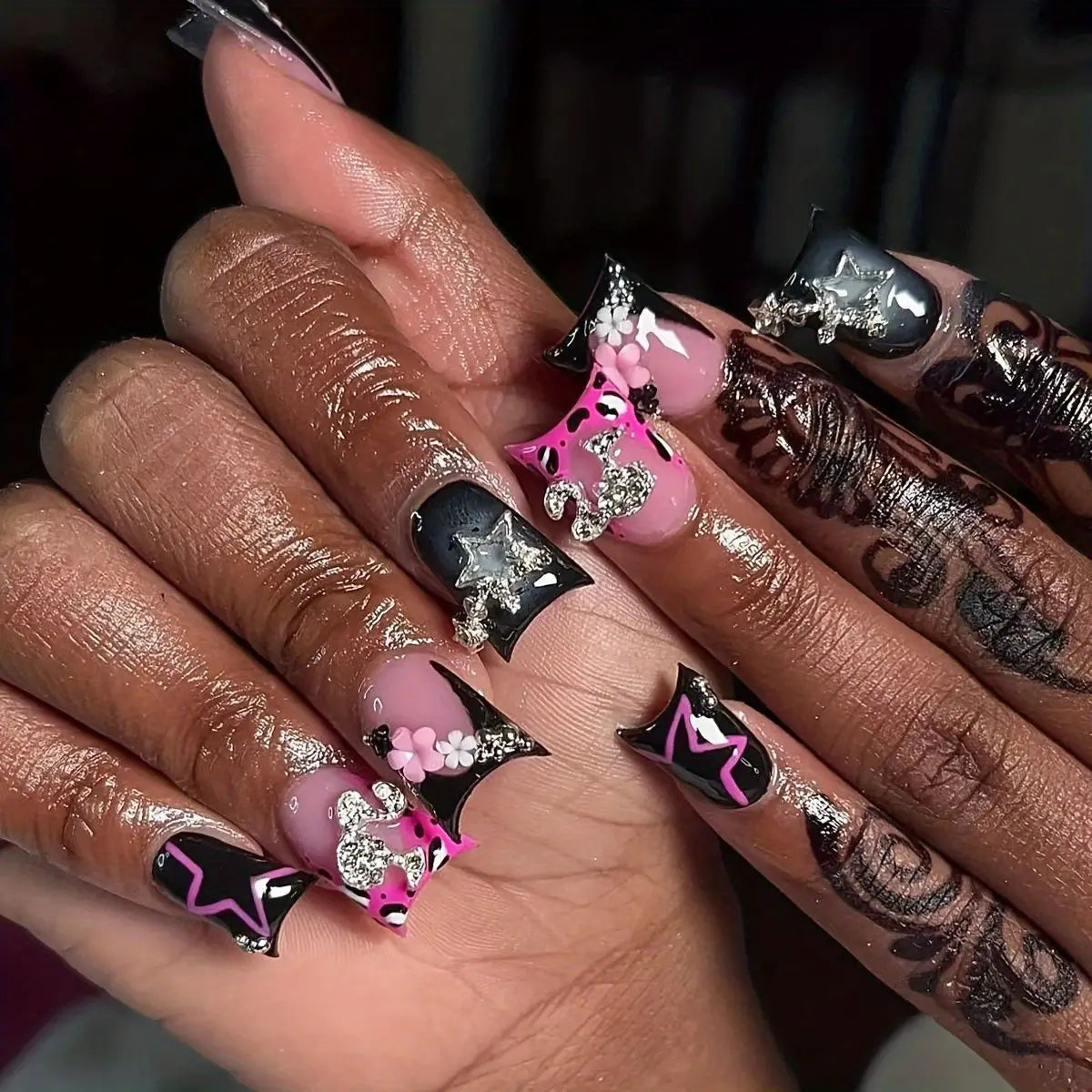 24pcs Short Duck Shaped False Nails Y2k Punk Style Rose Pink Black French Tips Press On Nail Diamond Star Flower Decor Fake Nail