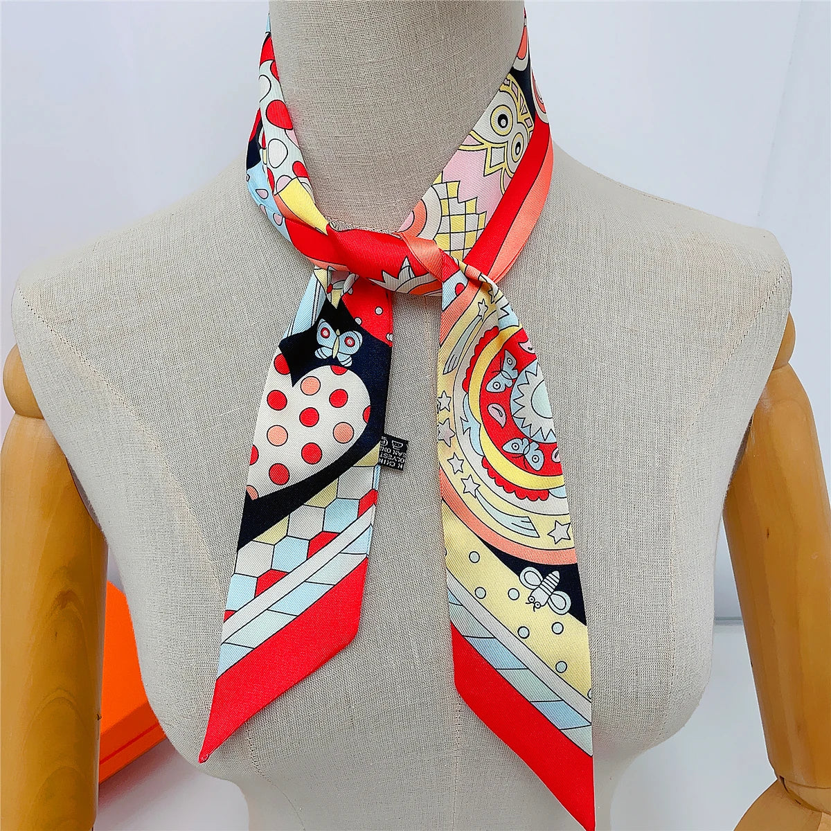 2024 Brand New Design Owl Scarf Women Luxury Silk Scarf Fashion Hair Headband Foulard Skinny Bag Scarves Neckerchief For Ladies