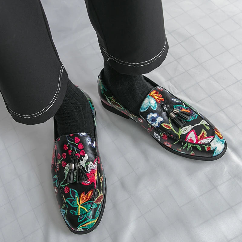 Street Style Male Loafers Pointed Casual Moccasins for Men Fringed Slip-on Men's Shoes Bean Boat Shoes New Fashion Driving Flats Viralgem Store