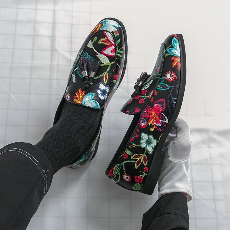 Street Style Male Loafers Pointed Casual Moccasins for Men Fringed Slip-on Men's Shoes Bean Boat Shoes New Fashion Driving Flats Viralgem Store