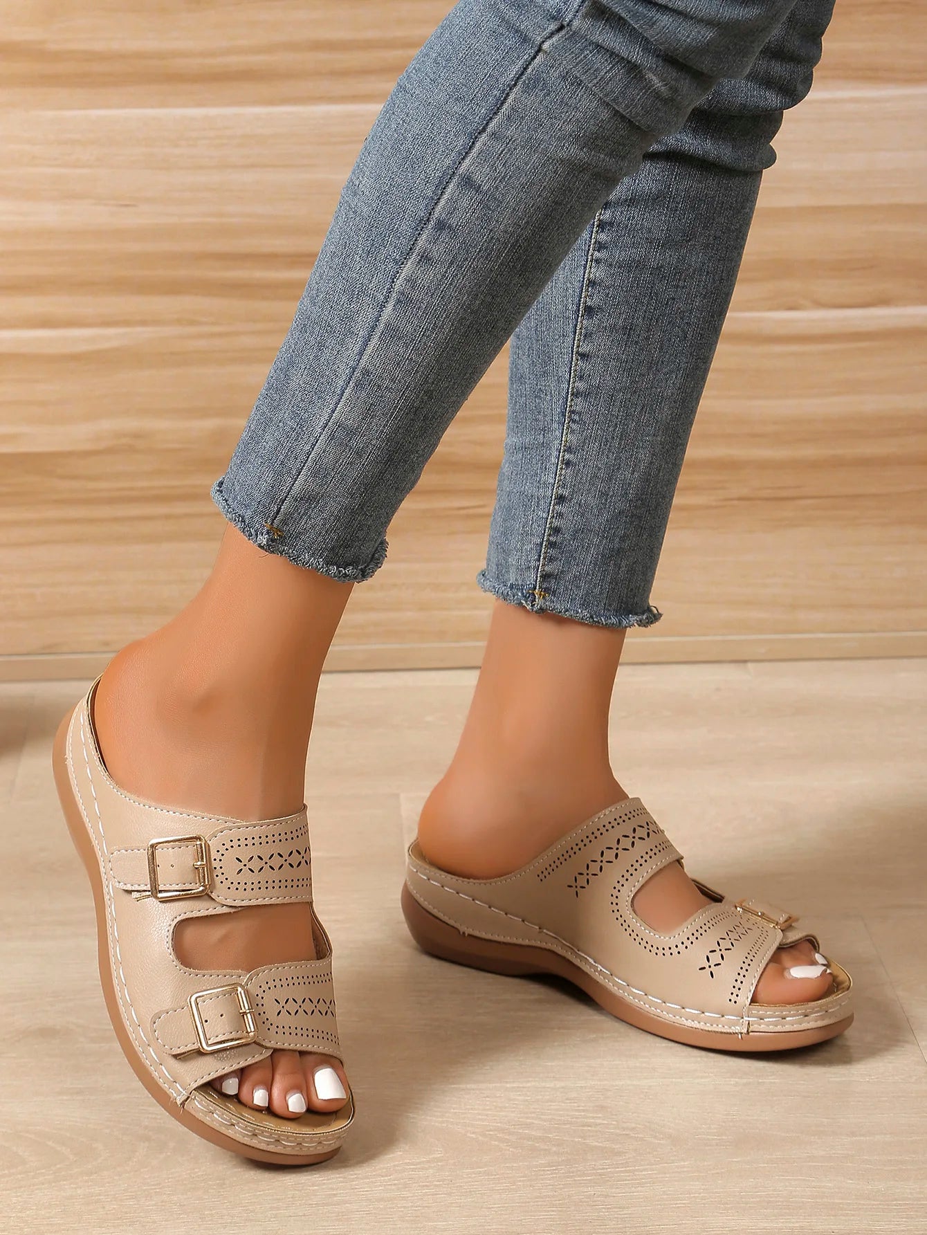 2024 Summer Fashion Women Wedge Slippers Premium Orthopedic Open Toe Shoes for Women Anti-slip Platform Retro Slippers Female