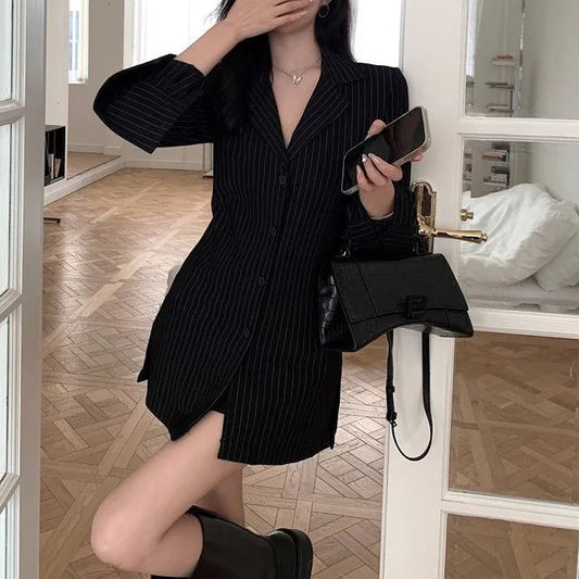 Striped Long-sleeved Shirt Spring Autumn 2025 New Temperament Versatile Slim Waist Slim Mid-length Top Freshlook Styles