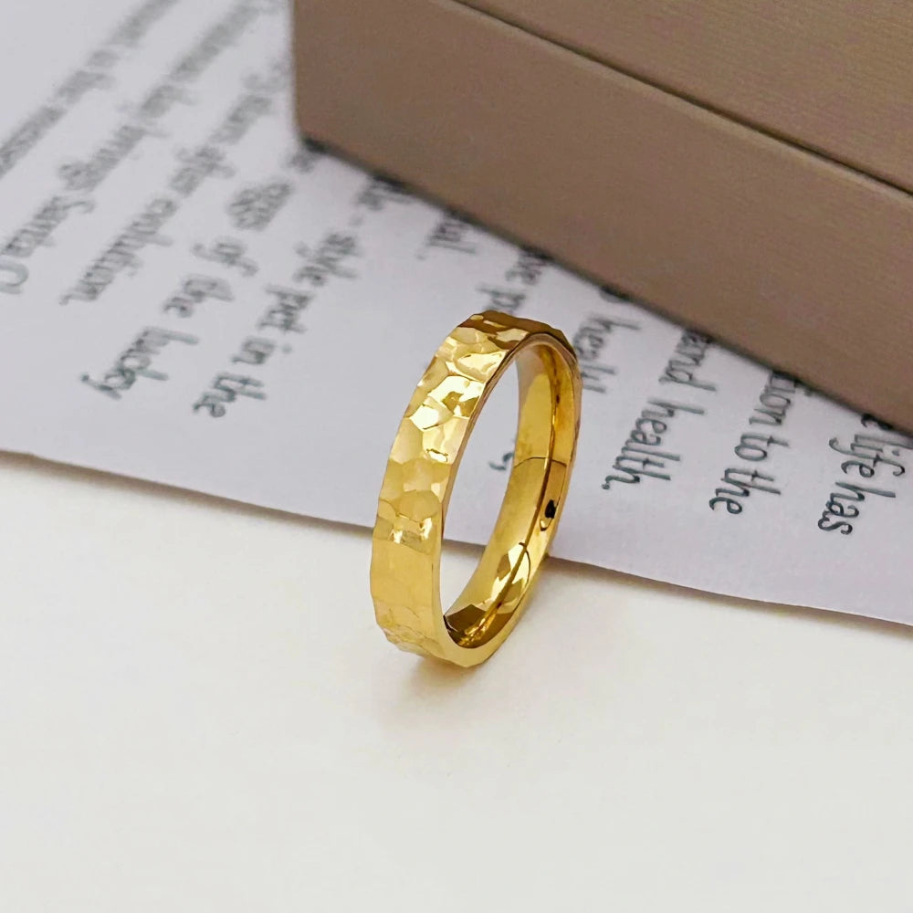 Stainless Steel Gold Color 4mm Hammer Pattern Finger Rings for Men Women Size 5/6/7/8/9/10# Engagement Jewelry Waterproof Gifts