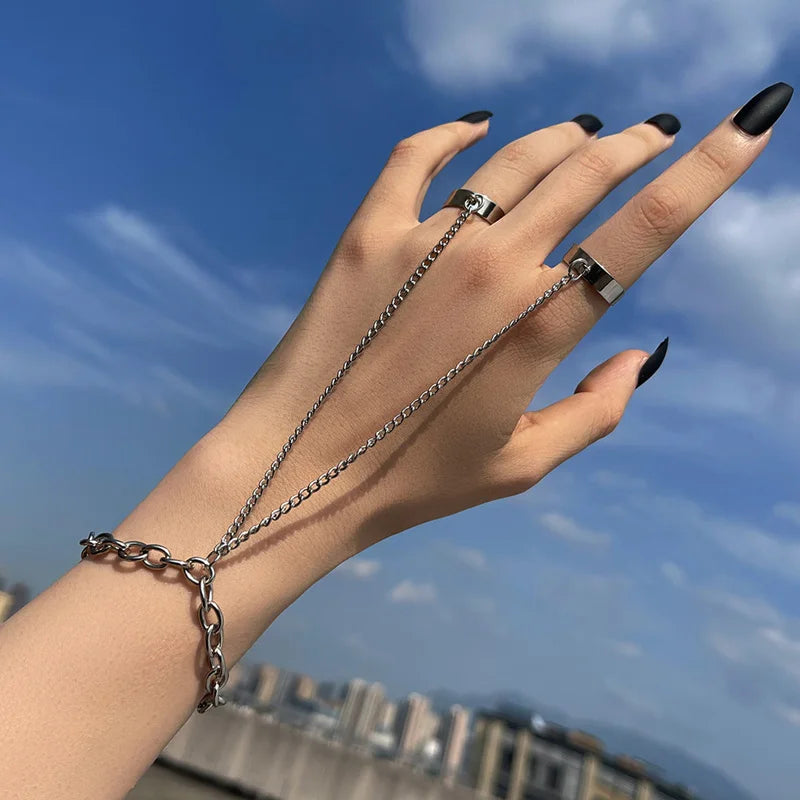 Vintage Punk Butterfly Ring with Bracelet Link Wrist Chain Finger Ring for Women Goth Exaggerated Spider Snake Bracelets Jewelry