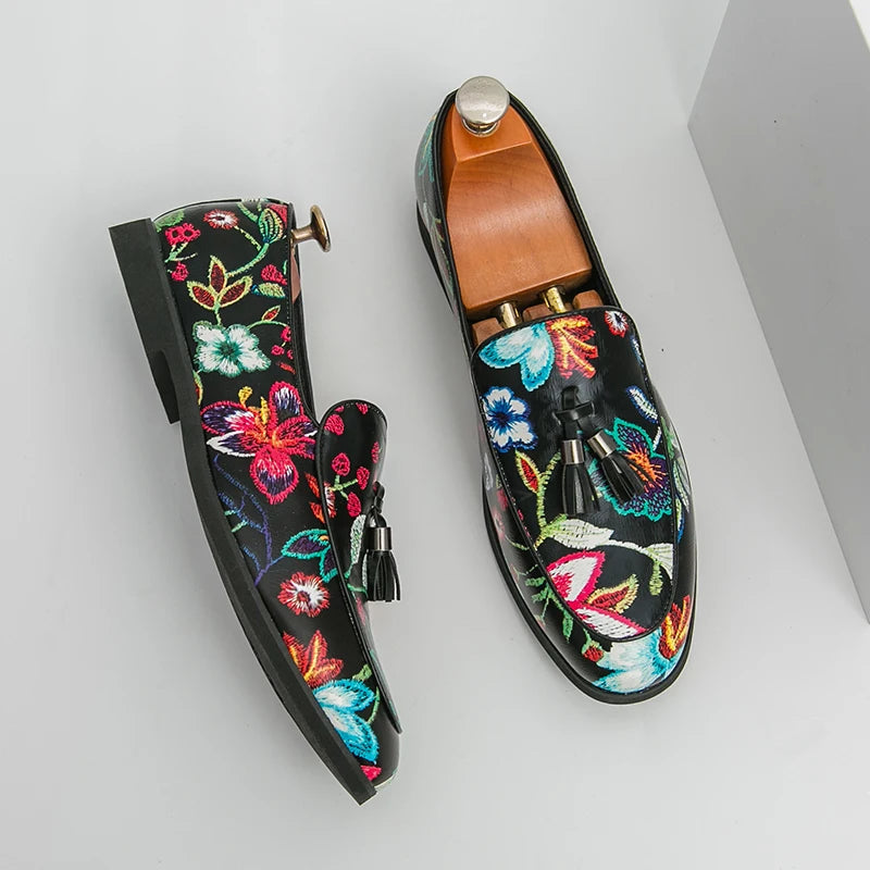 Street Style Male Loafers Pointed Casual Moccasins for Men Fringed Slip-on Men's Shoes Bean Boat Shoes New Fashion Driving Flats Viralgem Store