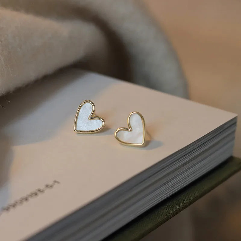 2023 Small Black Heart Stud Earrings For Women Simple Cute Girls Korean Love Earring Birthday Party Jewelry Gifts