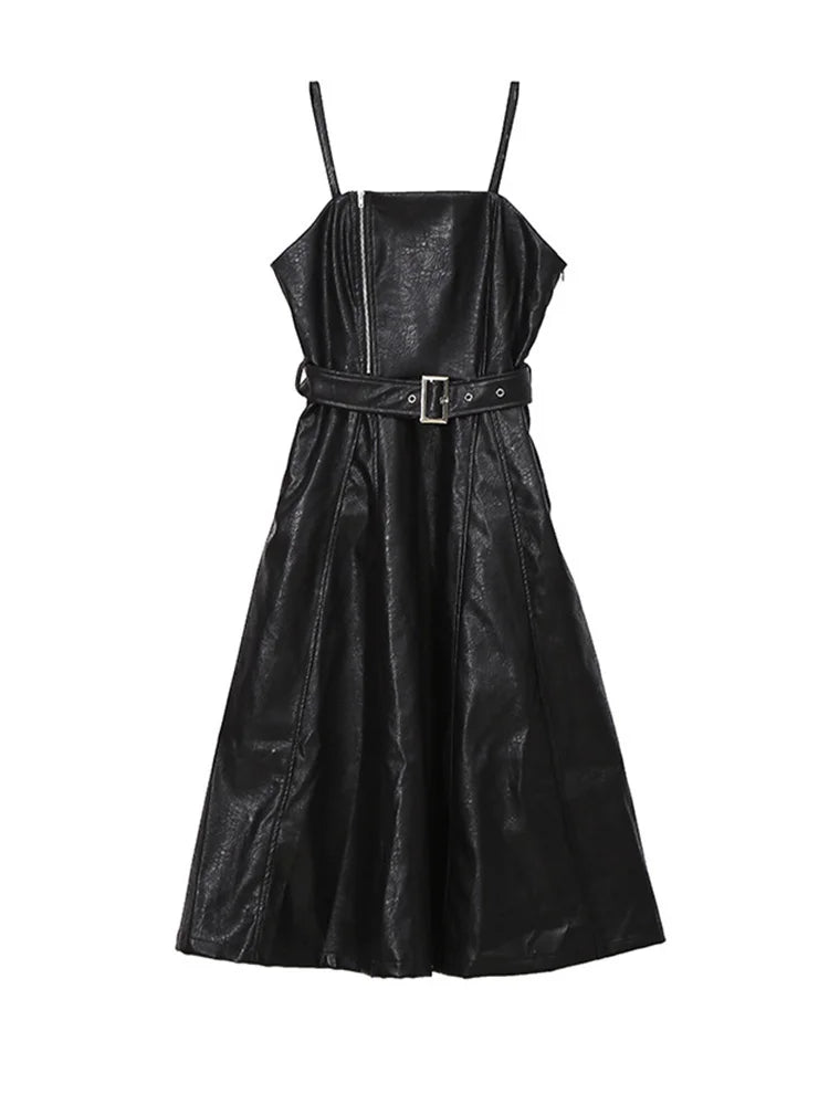 [EAM] Women Black Pu Leather Long Spaghetti Strap Dress New V-Neck Sleeveless Loose Fit Fashion Tide Spring Autumn 2024 JD03201