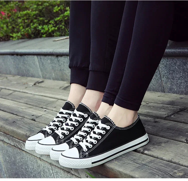 Student Running Solid ShoesWomen Vulcanized Ladies Lace-up Casual Breathable Walking Canvas Sneakers Spring Summer New Style Men