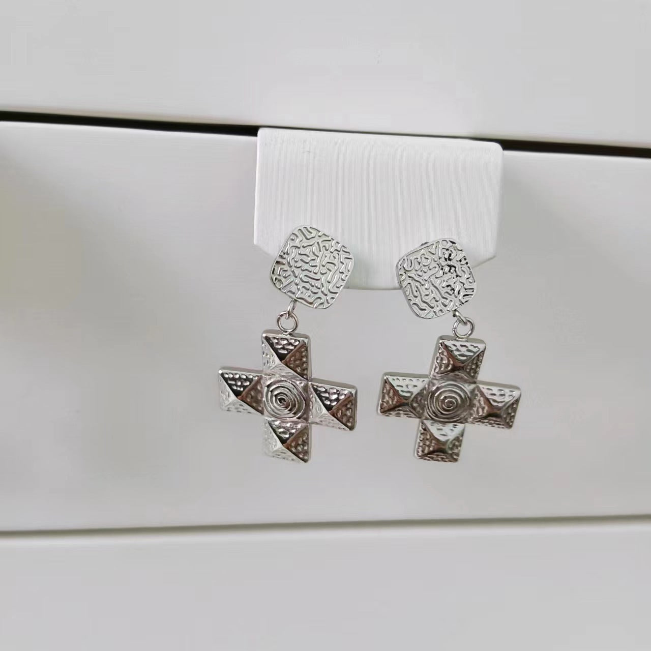 Titanium Steel Clavicle Chain 18K Gold Plated Cross Viralgem Store