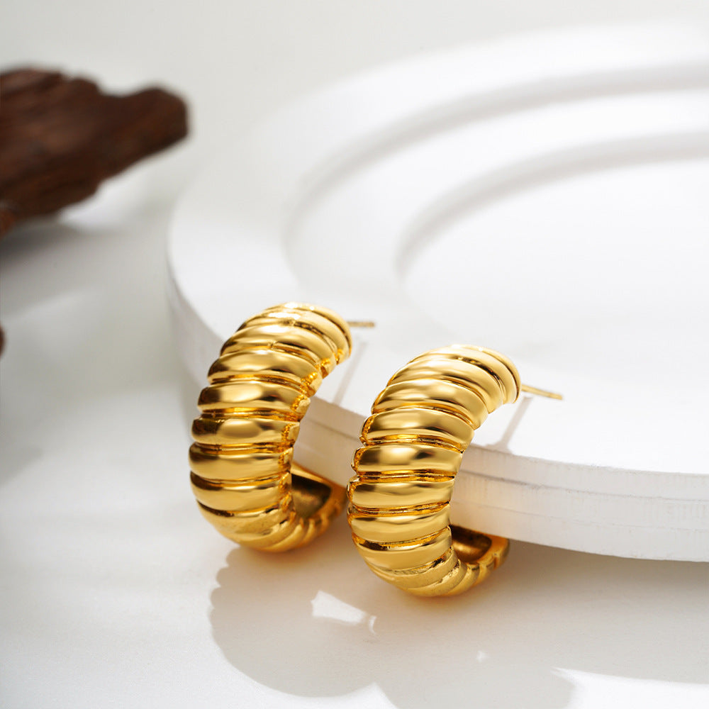 18K Gold C- Shaped Simple Diagonal Stripe Stud Earrings Viralgem Store